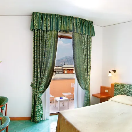 Maria 4* Península Sorrentina