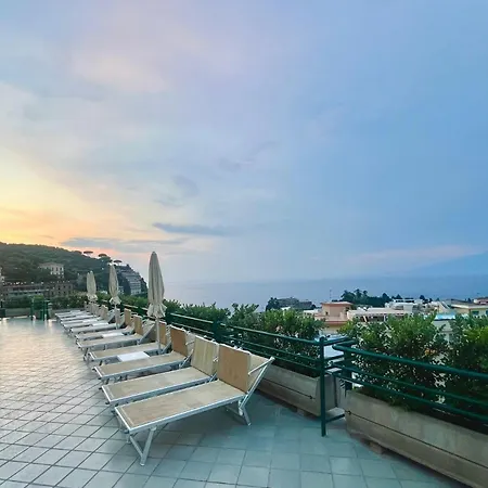 玛丽亚别墅酒店 4*